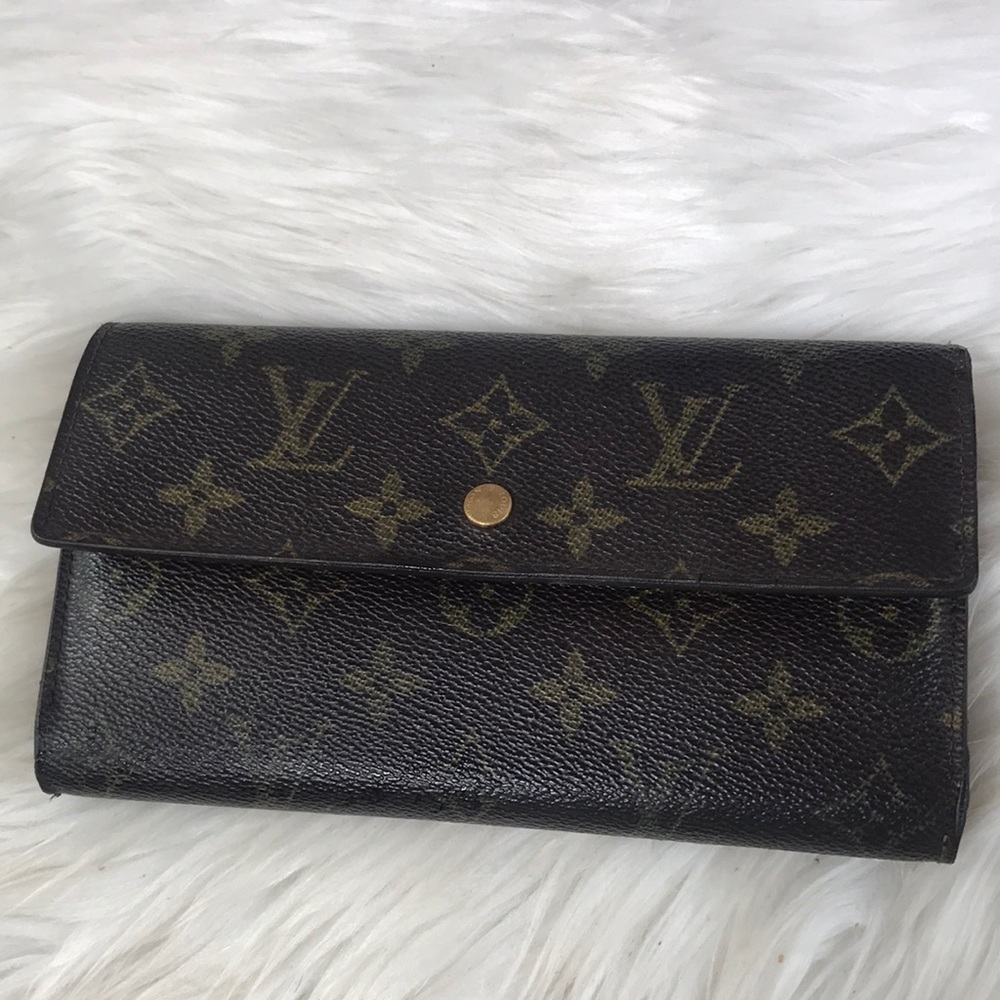 Authentic wallet Louis Vuitton